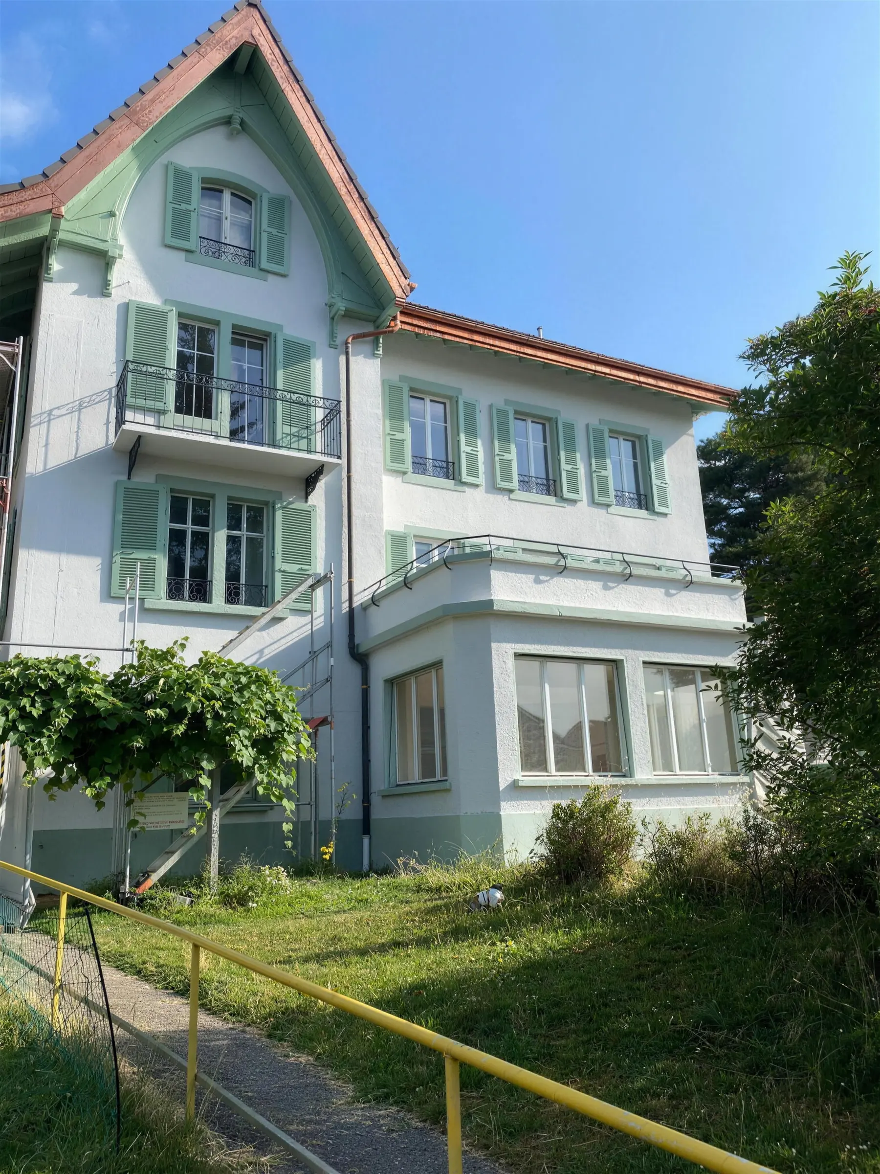 Façade et décor peint